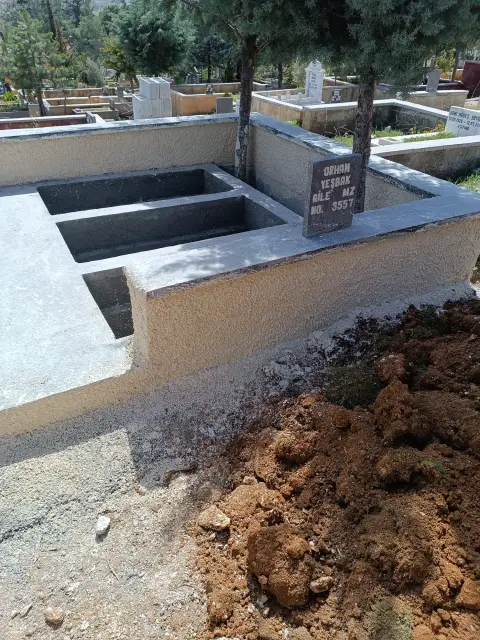 Aile mezarlığı bordür ve zemin düzenlemesi — Antep Mezarcı