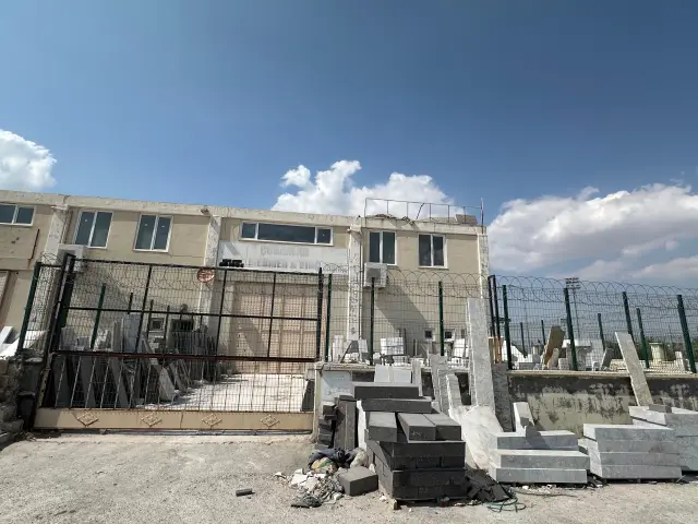 Mezar taşı üretiminin yapıldığı atölye alanı — Antep Mezarcı