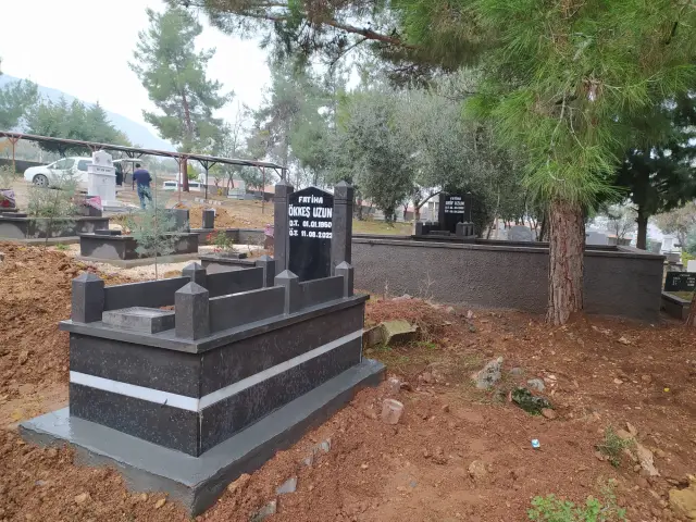 Gri granit mezar kaplaması — Antep Mezarcı