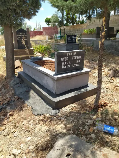 Granit mezar ve granit baş taşı uygulaması — Antep Mezarcı