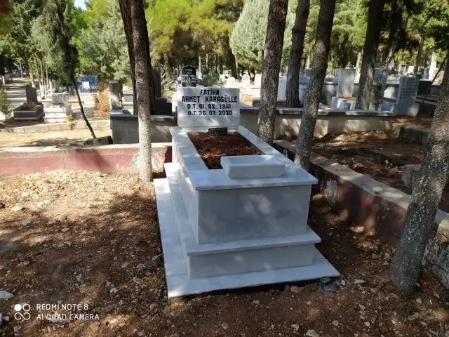 Beyaz mermer mezar ve mermer baş taşı — Antep Mezarcı
