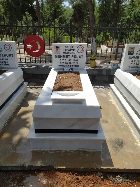 Çift kişilik beyaz mermer mezar uygulaması — Antep Mezarcı