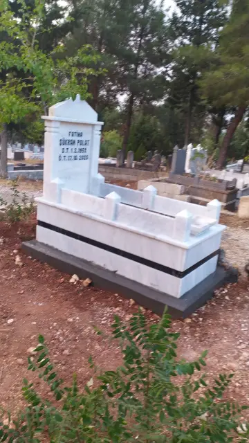 Beyaz mermer mezar ve mermer baş taşı — Antep Mezarcı