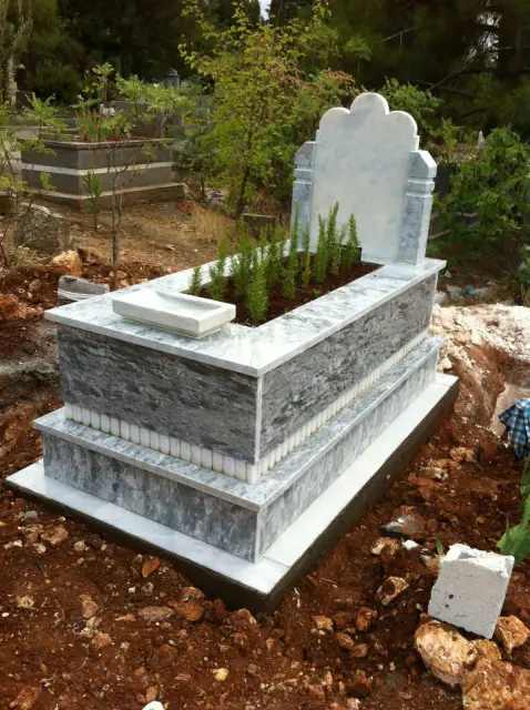 Kademeli beyaz mermer mezar modeli — Antep Mezarcı