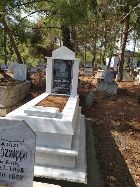 Beyaz mermer mezar ve mermer baş taşı — Antep Mezarcı